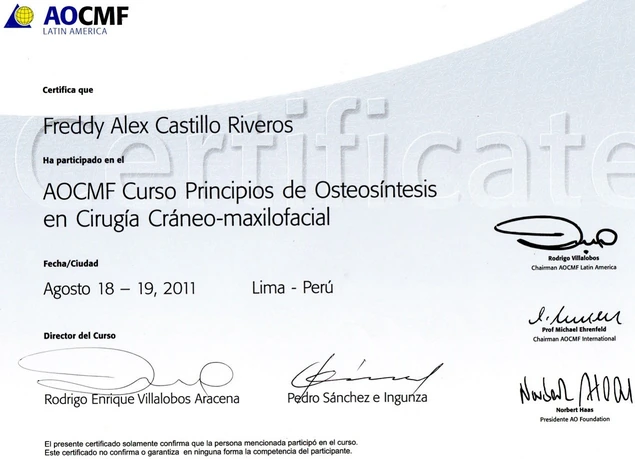 Curso de osteosíntesis en cirugía craneal del Dr Freddy Castillo